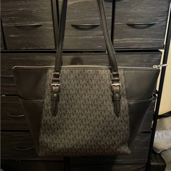 Micheal khors bag new barely used Michael Kors Handbag BARELY USED | eBay main image 2